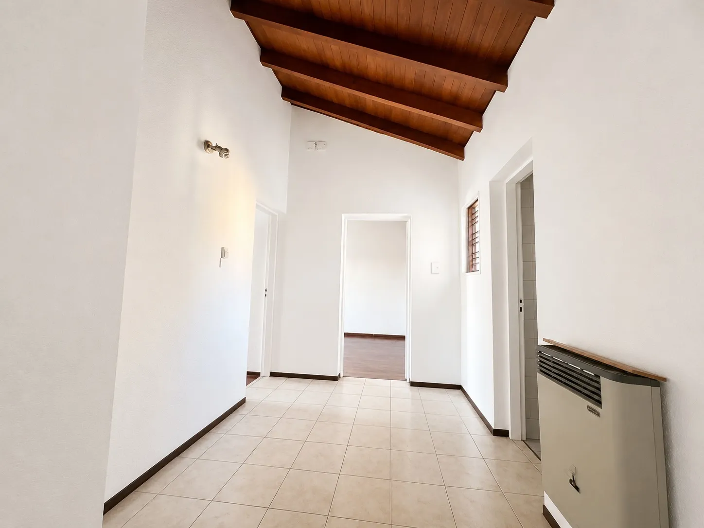 Casa 4 dorm. + estudio en Peltier — Godoy Cruz — foto 8