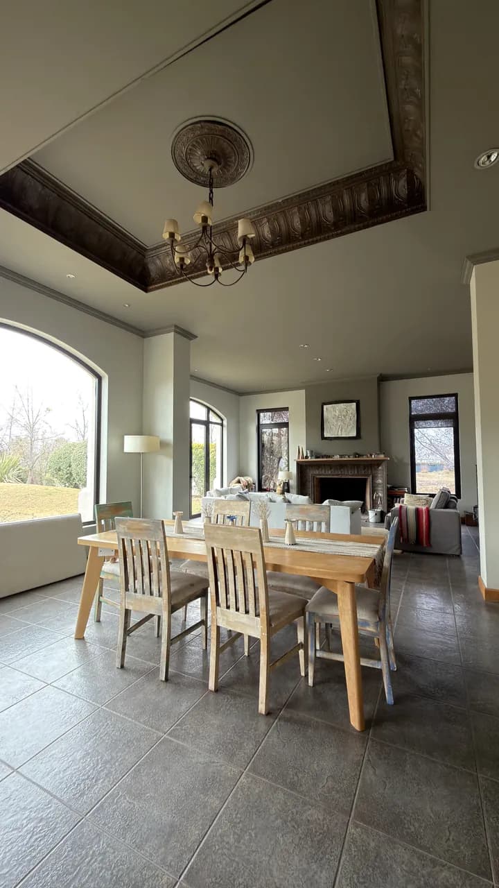 Casa 4 dorm. + estudio en Barrio Pueyrredón — Chacras de Coria — foto 7