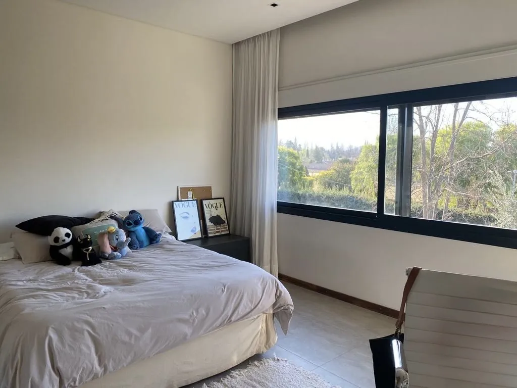 Casa 3 dorm. con pileta y terraza en Barrio Pueyrredón — Chacras de Coria — foto 12