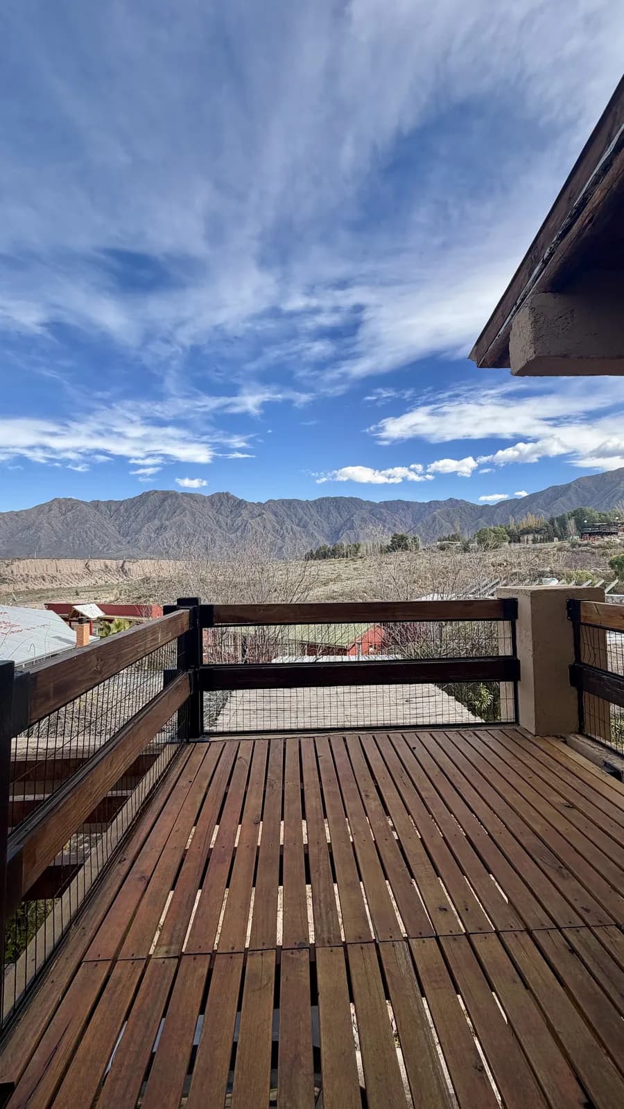 Casa 2 dorm. en Barrio Portal Suizo — Las Compuertas