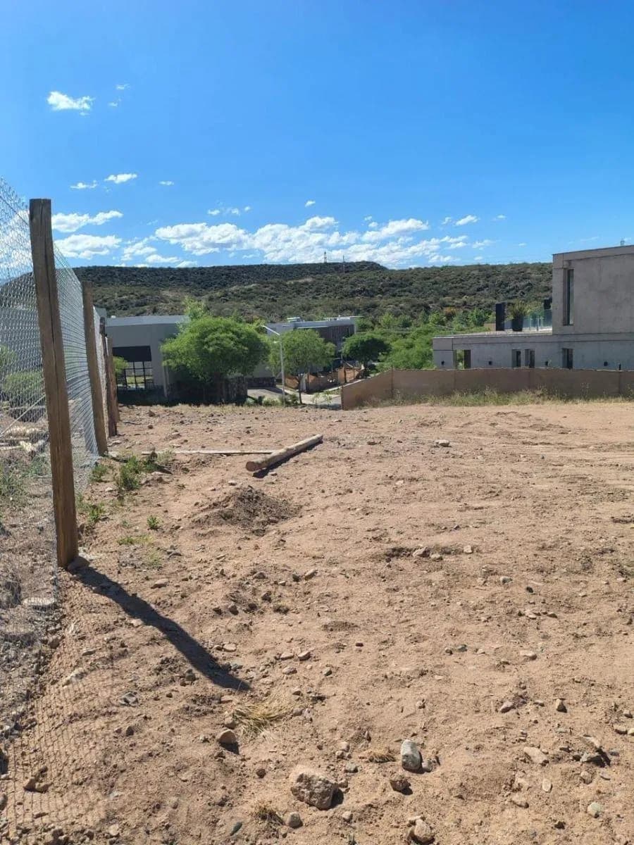 Lote 673 m² en Aguaribay, Sector Valle — Chacras de Coria — foto 4