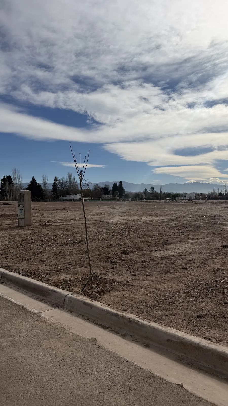 Lote 649 m² en Icon Besares — Chacras de Coria — foto 5