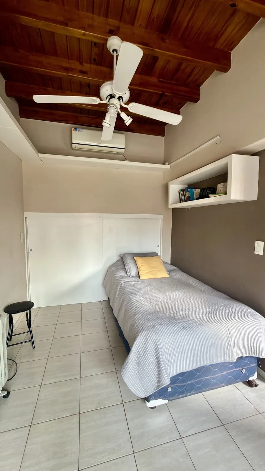 Casa 3 dorm. + estudio en Barrio El Benteveo — Chacras de Coria — foto 4