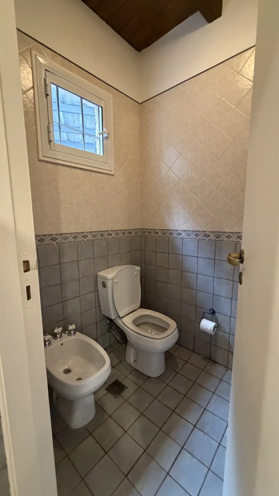 Casa 2 dorm. + 1 estudio - Chacras de Coria, jardín parquizado y pileta — foto 19