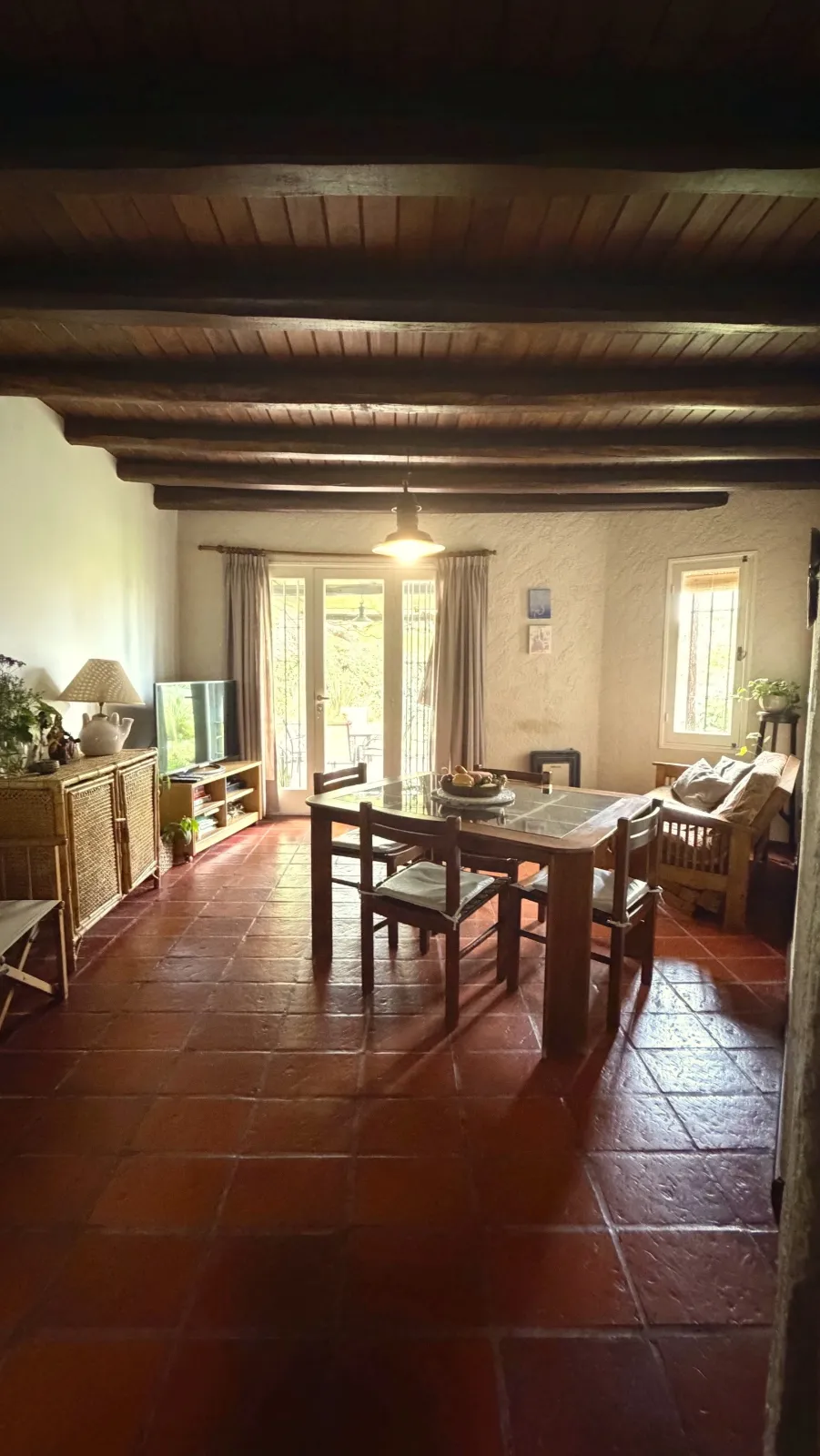 Casa 2 dorm. + 1 estudio - Chacras de Coria, jardín parquizado y pileta — foto 11