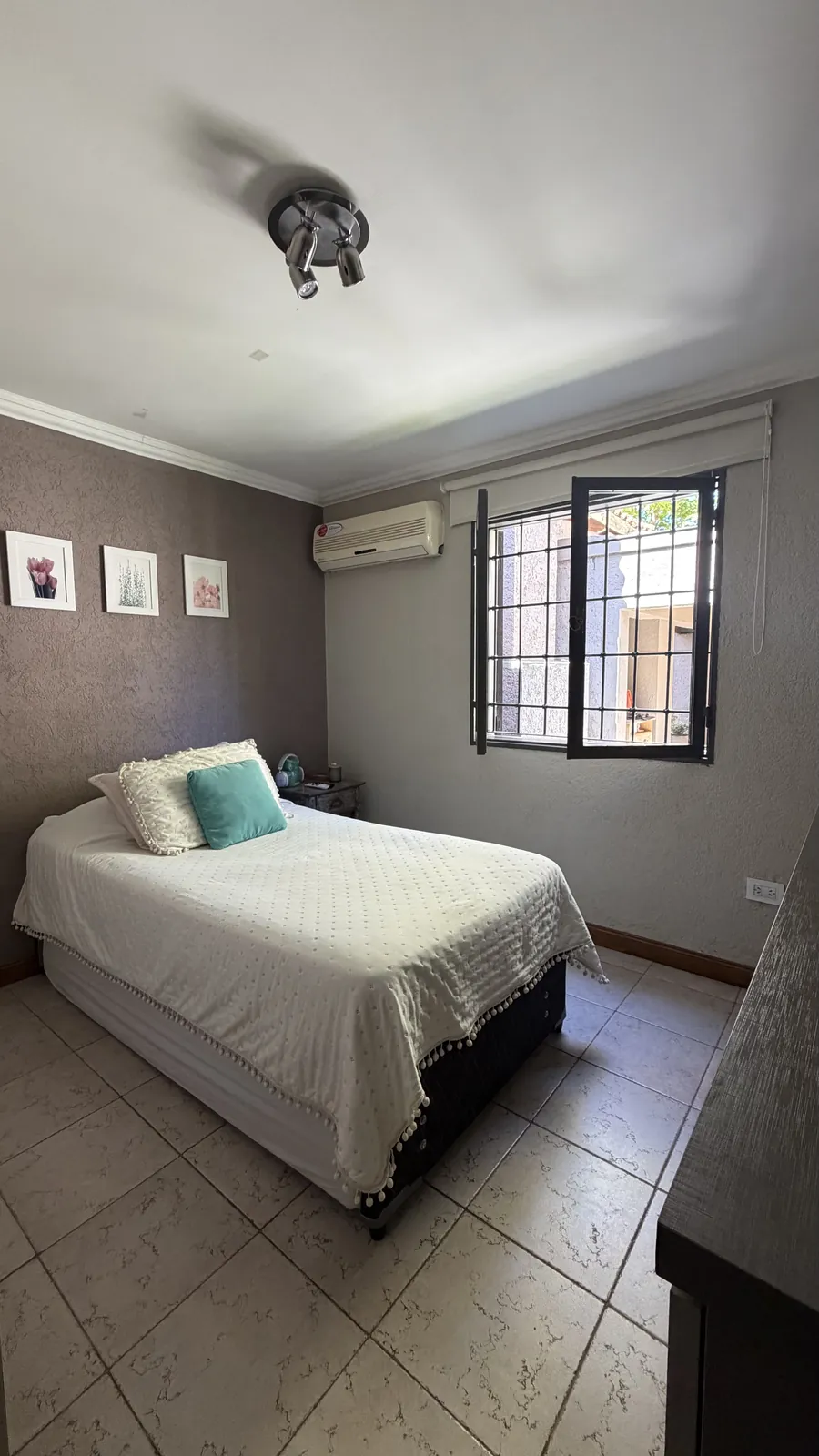 Casa 3 dorm. + departamento independiente en Chacras de Coria — foto 6