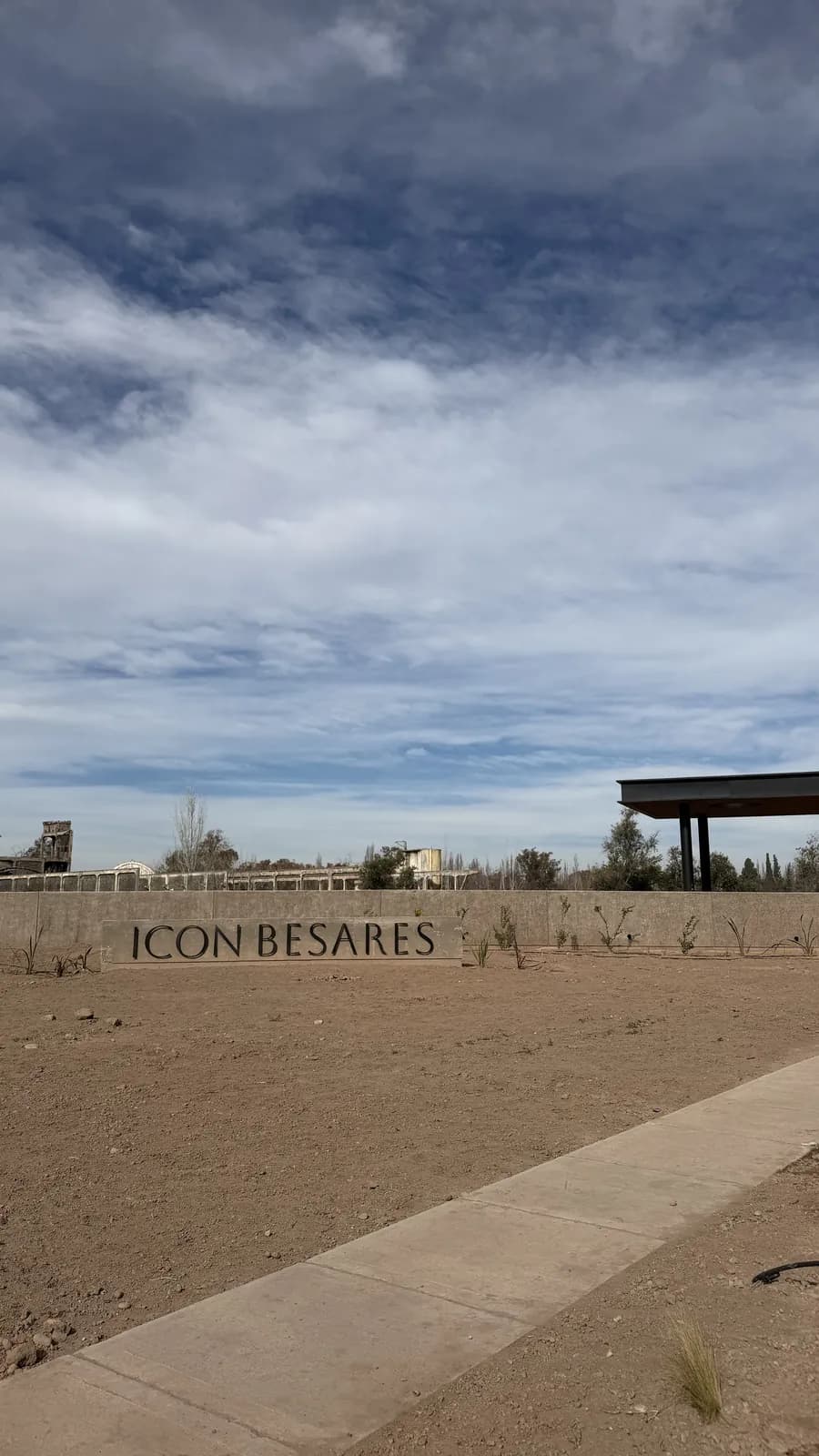 Lote 649 m² en Icon Besares — Chacras de Coria — foto 1