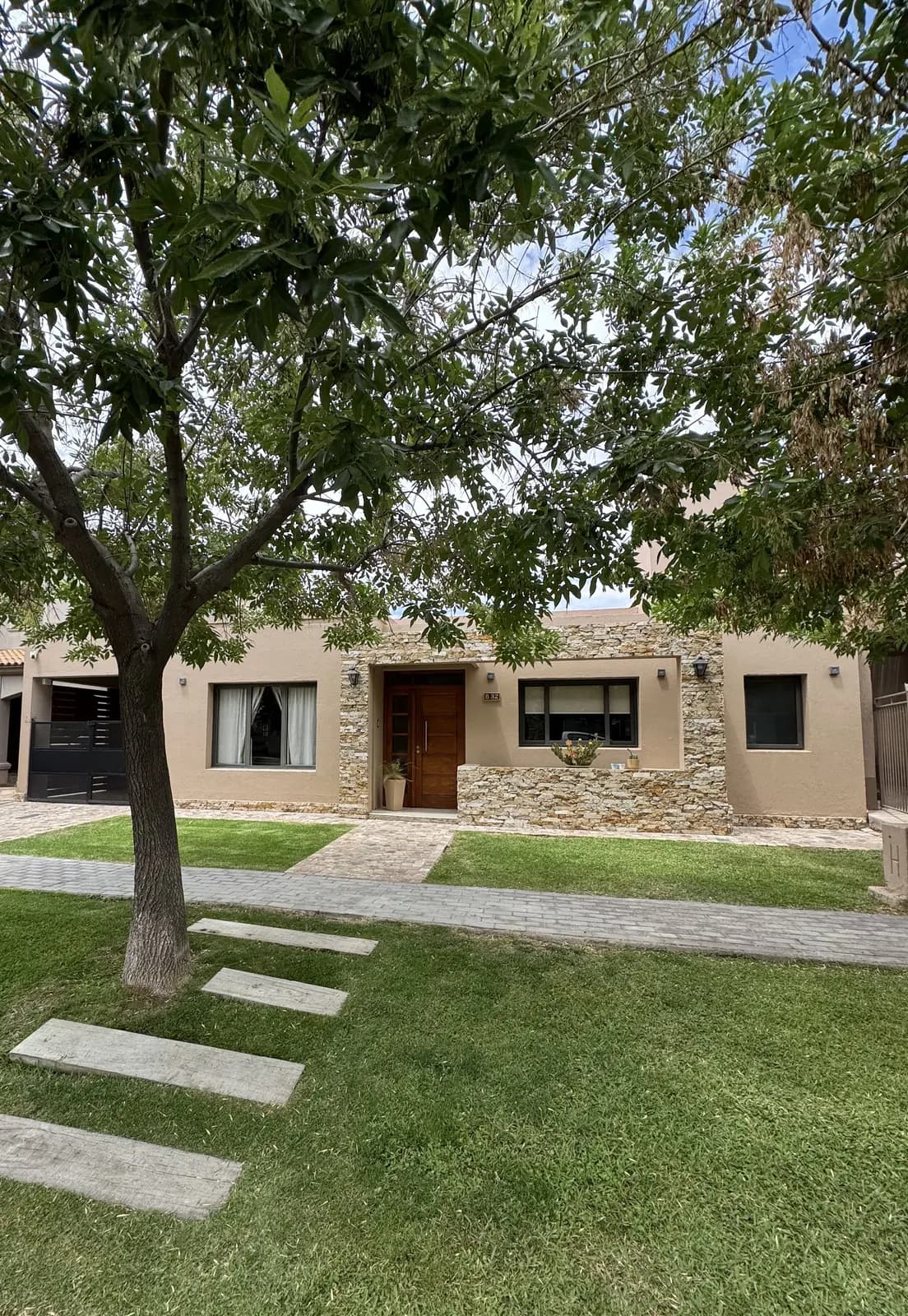Casa 3 dorm. con pileta en Barrio Viñas del Torreón — Maipú — foto 1