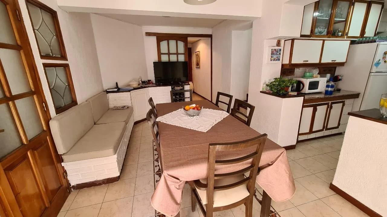 Casa 4 dorm. + estudio en Peltier — Godoy Cruz — foto 4