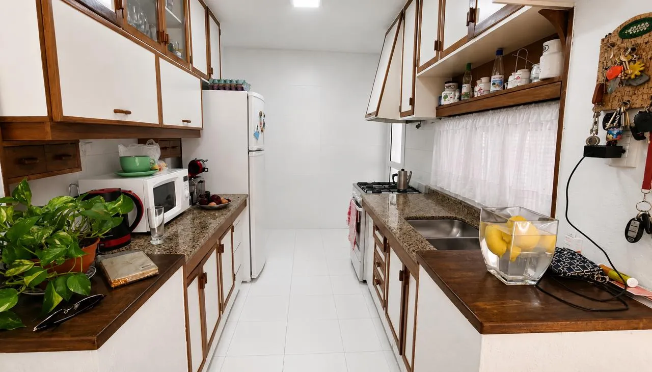 Casa 4 dorm. + estudio en Peltier — Godoy Cruz — foto 8