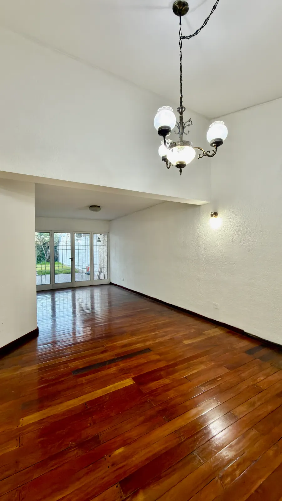 Casa 4 dorm. + estudio en Peltier — Godoy Cruz — foto 17